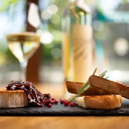 Tihiat Kut Complex 3* Кюстендил