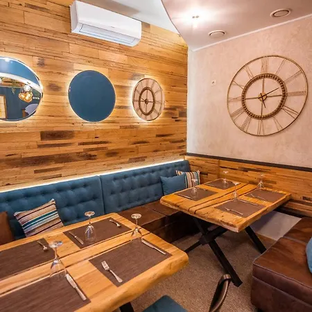 Tihiat Kut Complex Gasthof